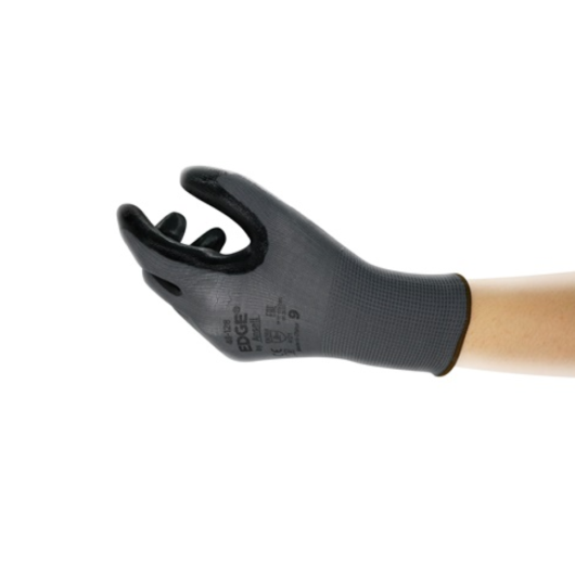 GUANTES EDGE RESISTENTES A LA ABRASION Y AL ACEITE, MUY LIGERO Y COMODO, ALTO NIVEL DE DESTREZA Y FLEXIBILIDAD, GALGA 13, MATERIAL: RECUBRIMIENTO EN NITRILO, FORRO EN POLIESTER, COLOR: NEGRO, LONGITUD: 220-270 MM; 8.66-10.63 PULG., CUMPLE CON CE, CATEGORI – Ref.48-128/9