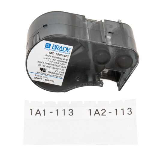 VINILO B-427 NEGRO SOBRE BLANCO/ TRANSPARENTE ETIQUETA FABRICANTE, 1/2« ANCHO X 1-1/2« ALTURA, 25′ AREA IMPRIMIBLE – MC-1500-427